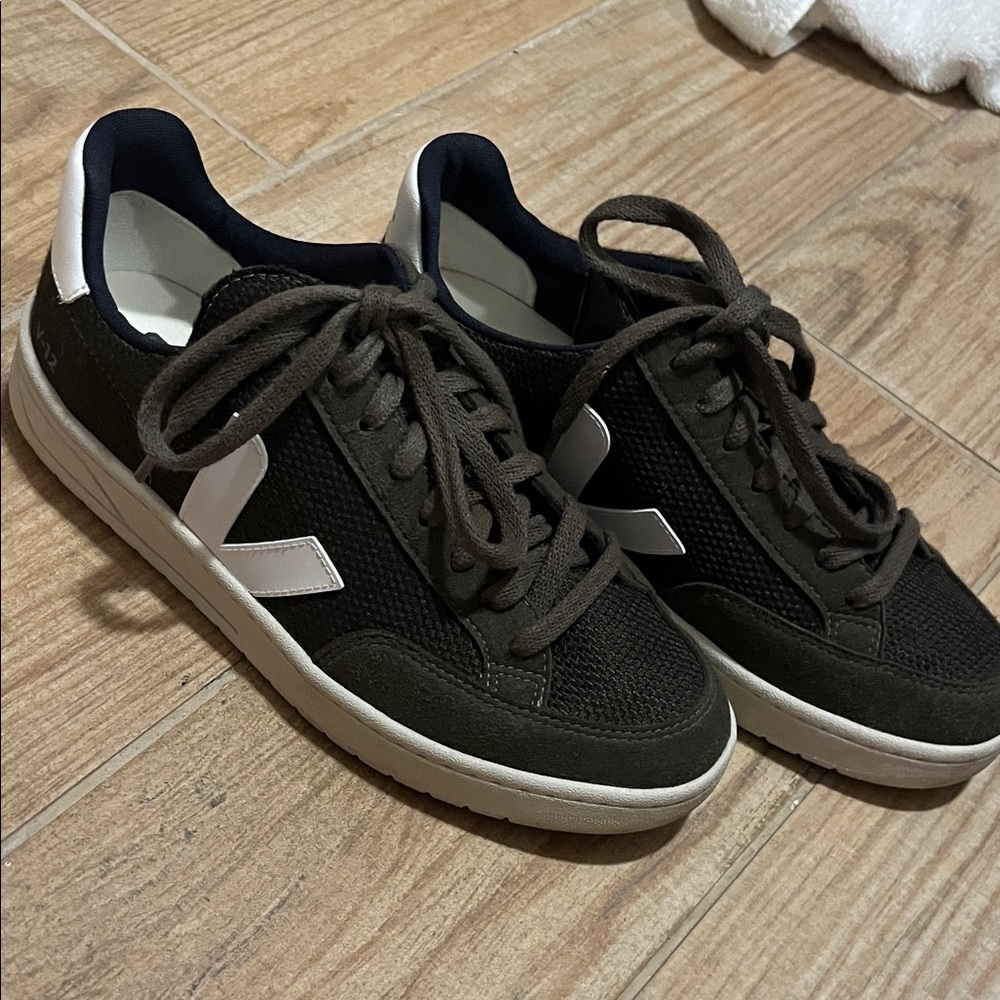 Veja Women’s Dark Green and White Sneakers